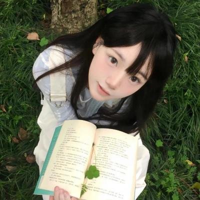 公园里的女孩